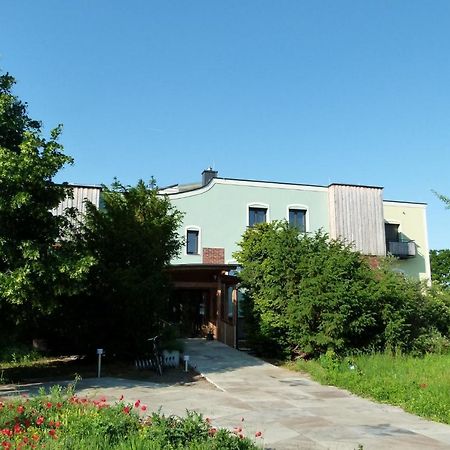 Haus Monti Hotel Maria Lanzendorf Ngoại thất bức ảnh