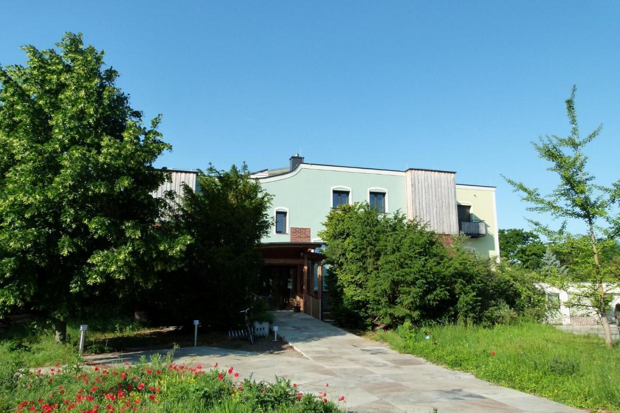 Haus Monti Hotel Maria Lanzendorf Ngoại thất bức ảnh