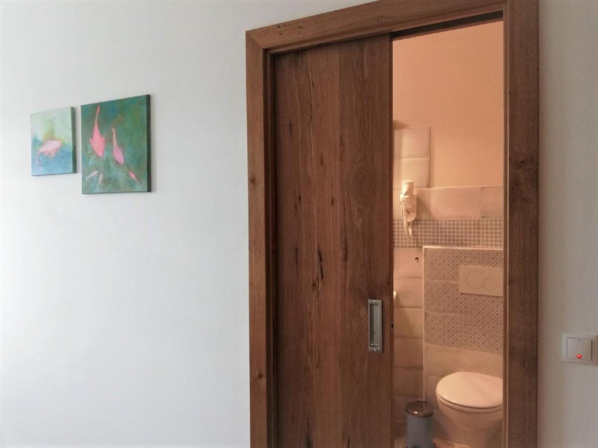 Haus Monti Hotel Maria Lanzendorf Ngoại thất bức ảnh