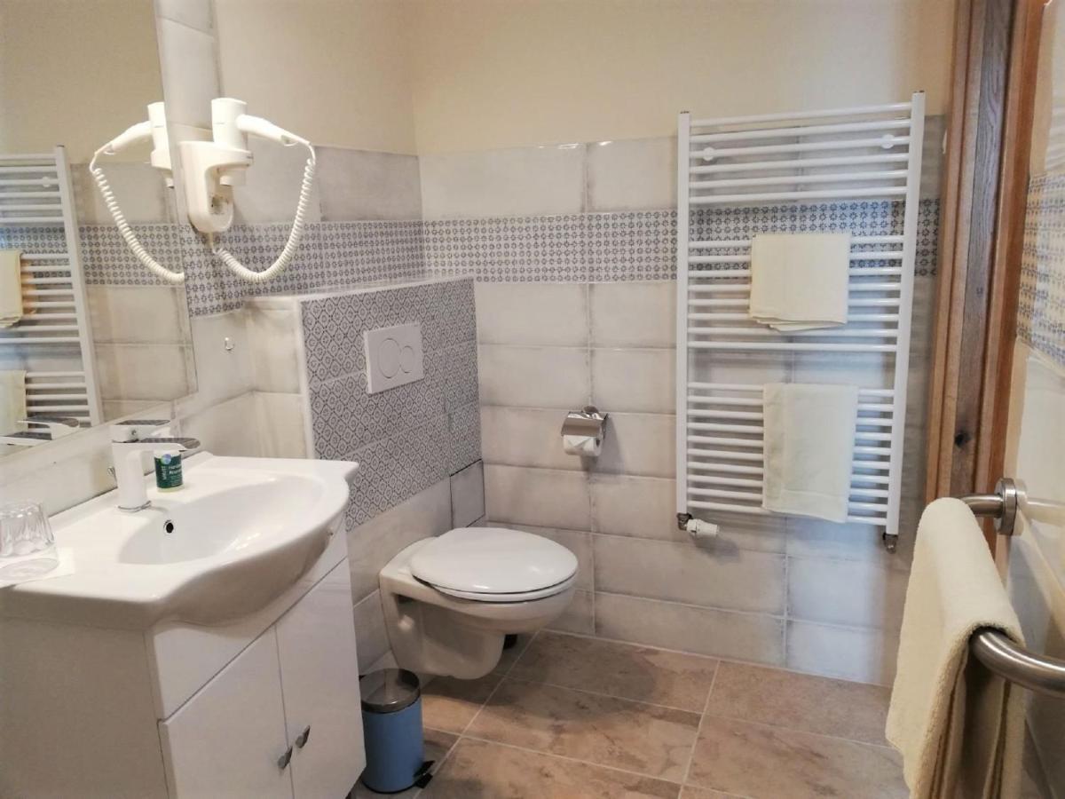 Haus Monti Hotel Maria Lanzendorf Ngoại thất bức ảnh