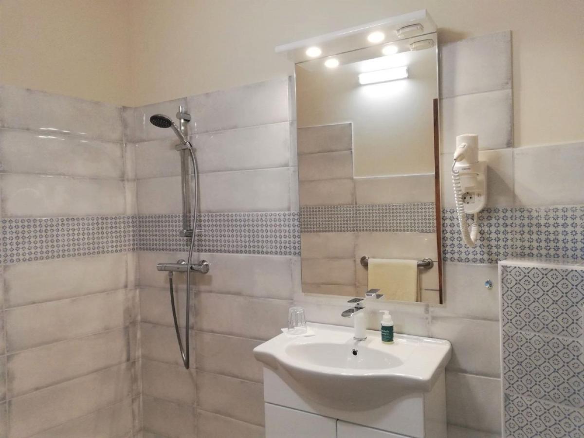 Haus Monti Hotel Maria Lanzendorf Ngoại thất bức ảnh