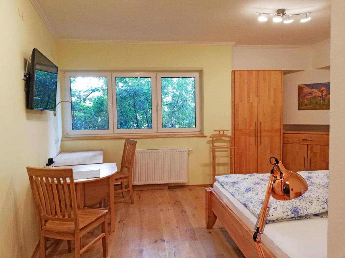 Haus Monti Hotel Maria Lanzendorf Ngoại thất bức ảnh