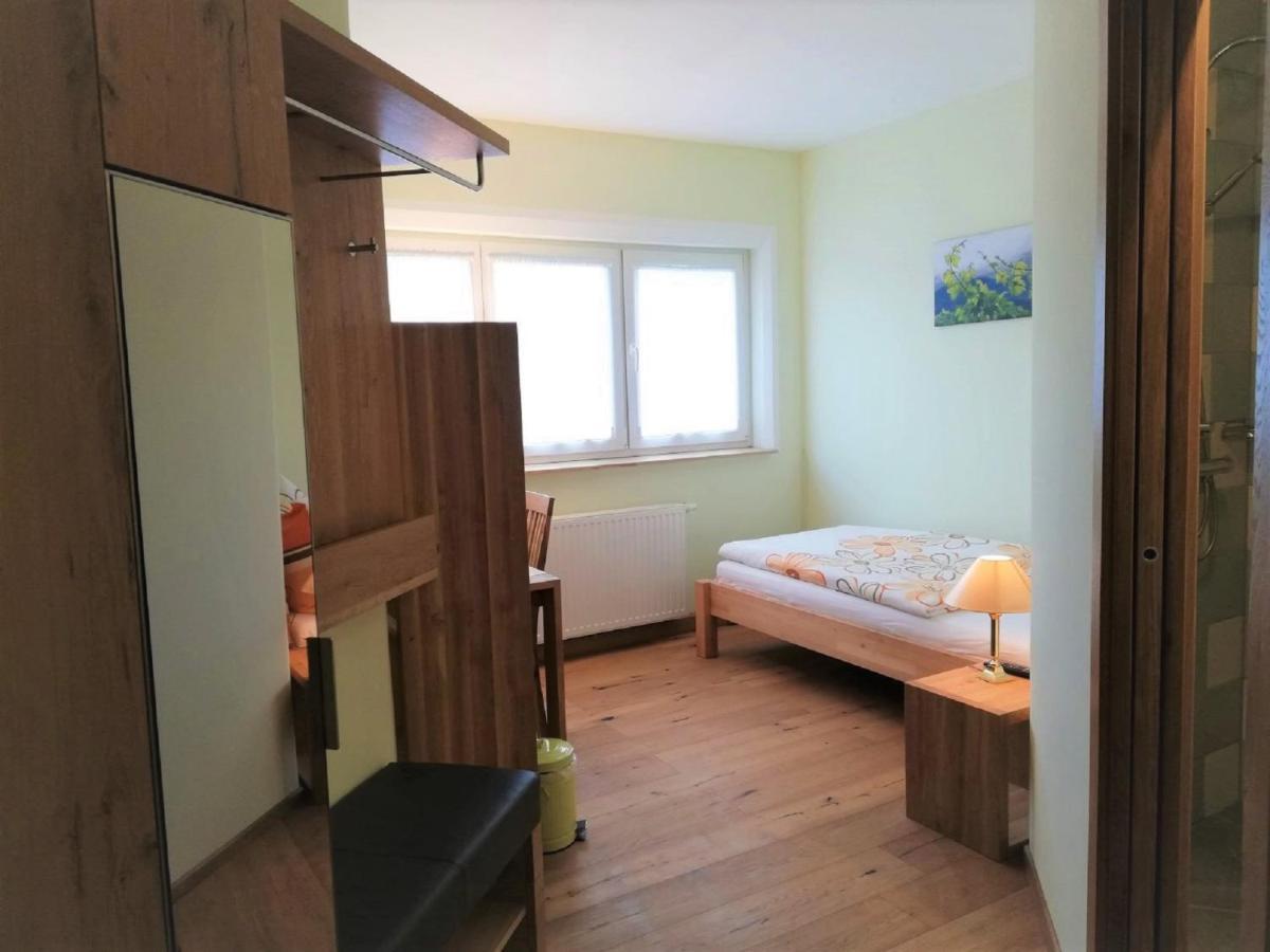 Haus Monti Hotel Maria Lanzendorf Ngoại thất bức ảnh