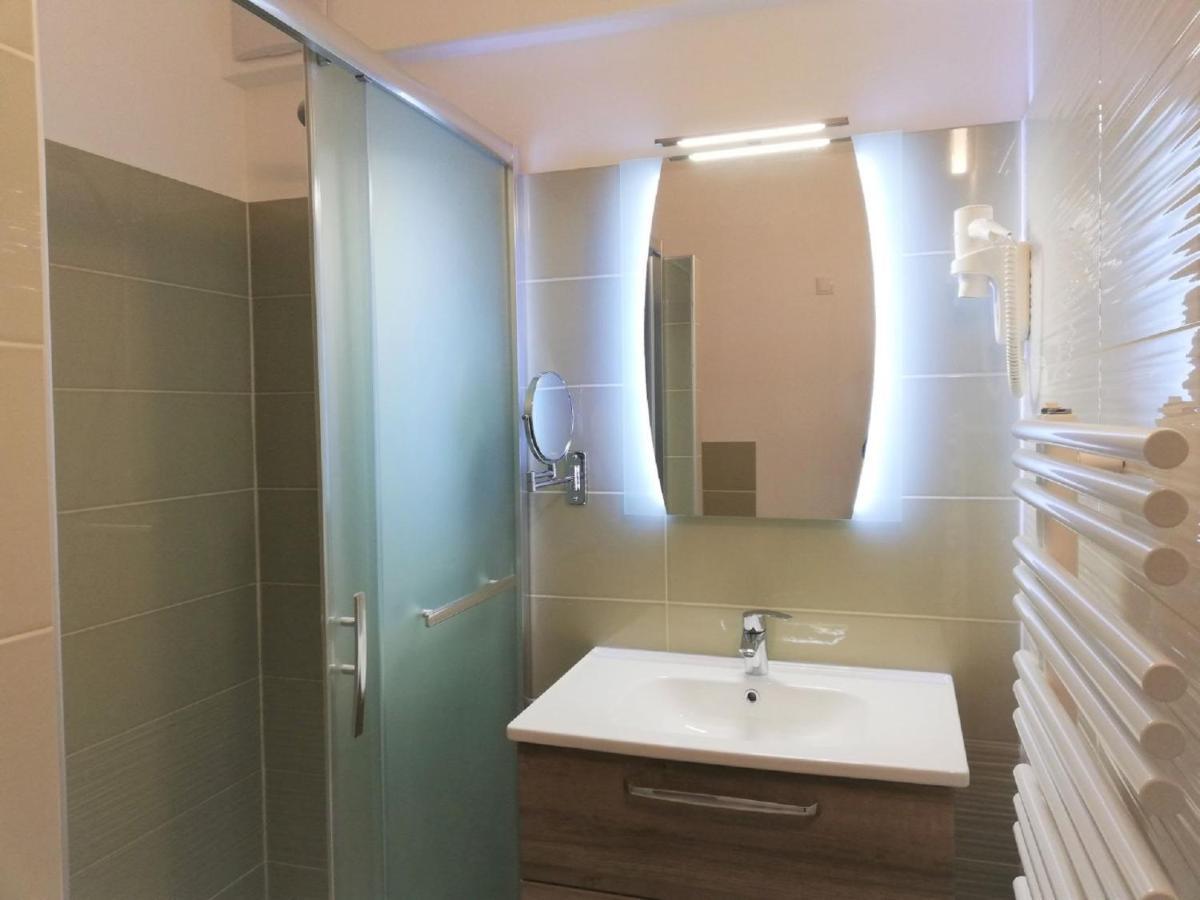 Haus Monti Hotel Maria Lanzendorf Ngoại thất bức ảnh